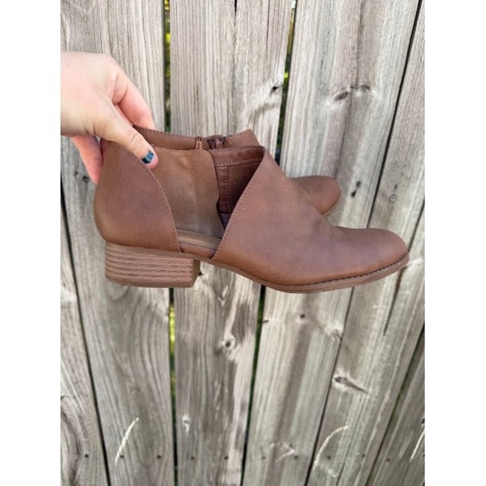 Boho Western UNR8ED Cutout Ankle Booties 9M Brown Pointed Toe Block Heel